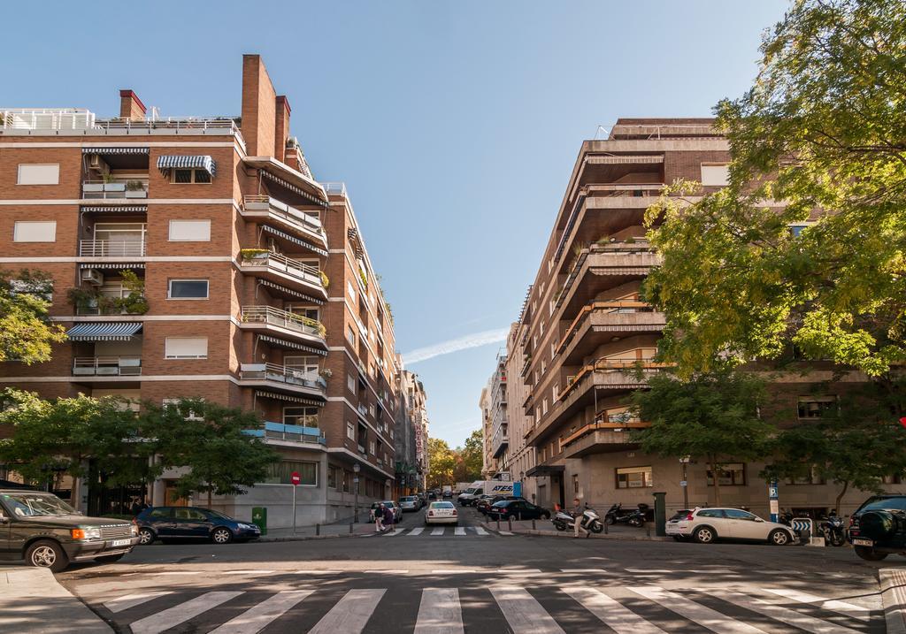 Apartamentos Los Jerónimos Madrid Exterior foto