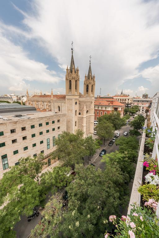 Apartamentos Los Jerónimos Madrid Habitación foto
