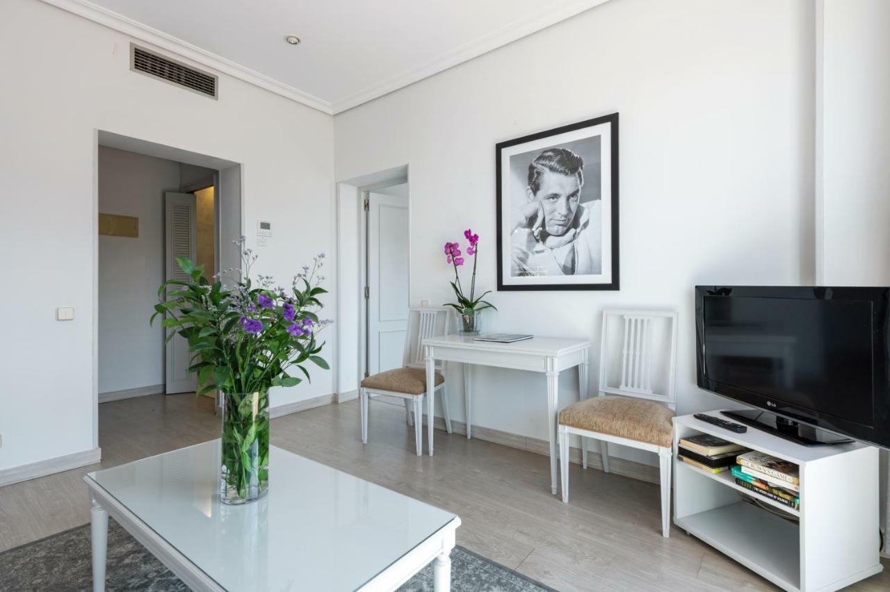 Apartamentos Los Jerónimos Madrid Exterior foto